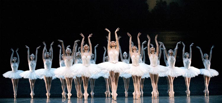 Le Lac des Cygnes par le Ballet de l'Opéra de Paris
